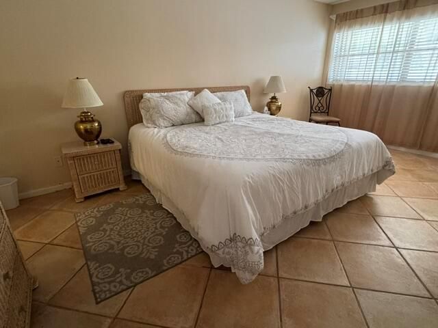 505 Prestwick Circle, Palm Beach Gardens, FL 33418