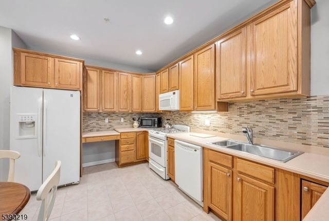 9116 Warrens Way 116, Wanaque Boro, NJ 07465
