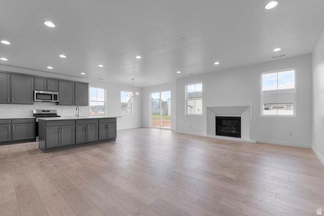 1903 S 2425 W, West Haven, UT 84401