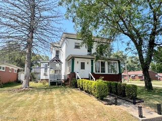 934 Parrish Street, Uhrichsville, OH 44683