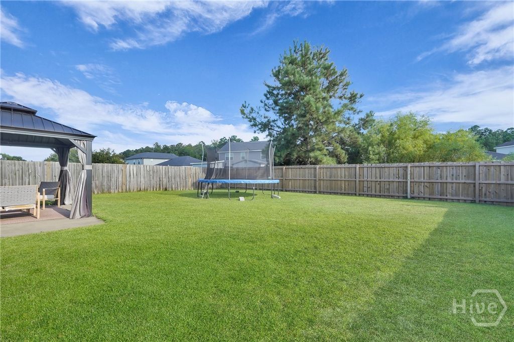 Image 21 of property listing at 13 Twin Oaks Place, Savannah, GA 31407