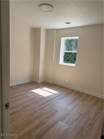2425 S Pleasant Grove, Zanesville, OH 43701