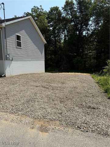 2425 S Pleasant Grove, Zanesville, OH 43701