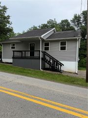2425 S Pleasant Grove, Zanesville, OH 43701