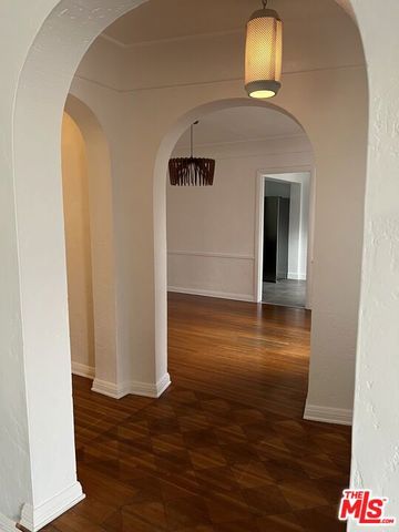 1045 S Crescent Heights Boulevard, Los Angeles, CA 90035