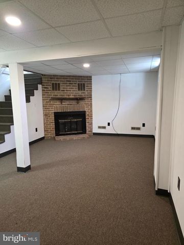 1008 FAIRVIEW AVE, Wilmington, DE 19809