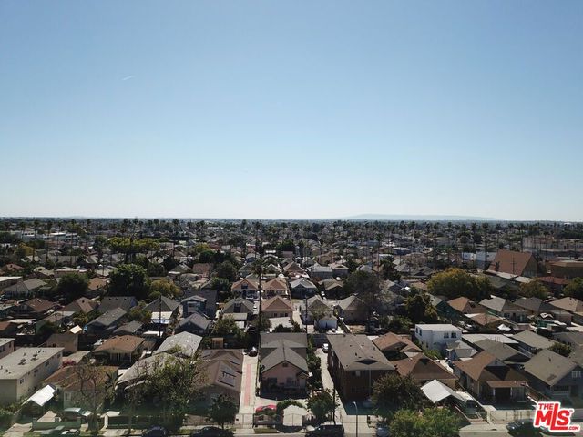 715 E 41st Place, Los Angeles, CA 90011