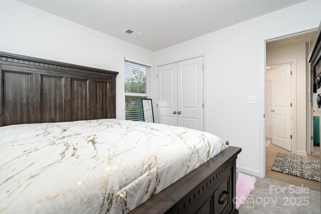 1124 Thayer Glen Court, Charlotte, NC 28213