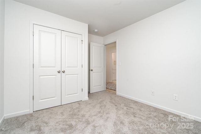 1124 Thayer Glen Court, Charlotte, NC 28213