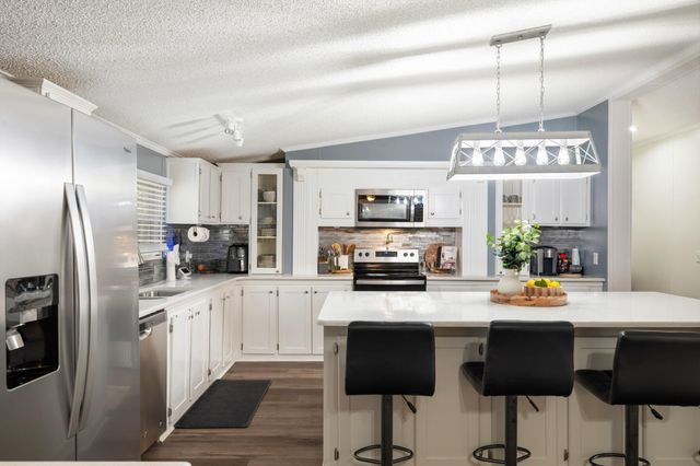 2422 Crescent Wood Road, Navarre, FL 32566