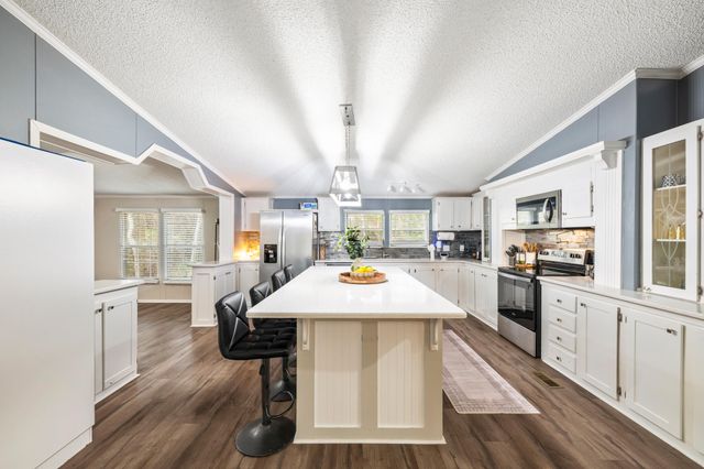 2422 Crescent Wood Road, Navarre, FL 32566