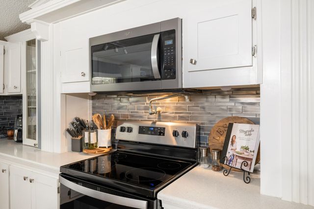 2422 Crescent Wood Road, Navarre, FL 32566