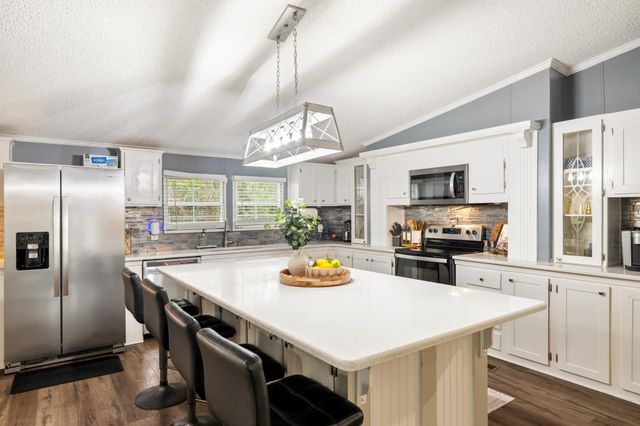 2422 Crescent Wood Road, Navarre, FL 32566