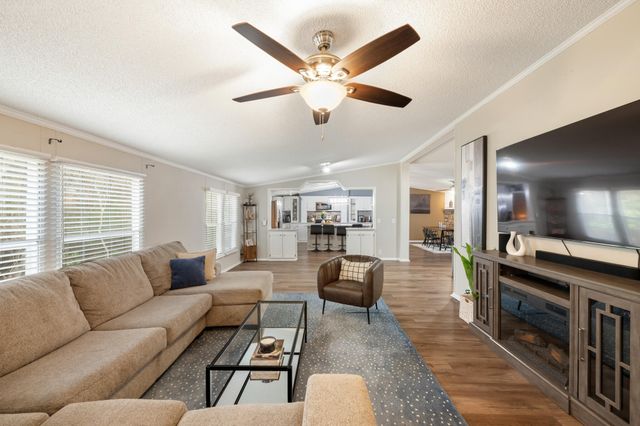 2422 Crescent Wood Road, Navarre, FL 32566