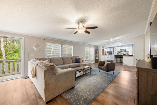 2422 Crescent Wood Road, Navarre, FL 32566