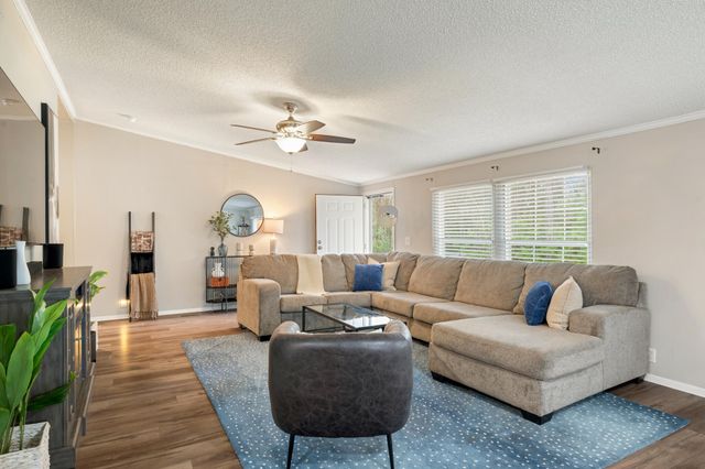 2422 Crescent Wood Road, Navarre, FL 32566