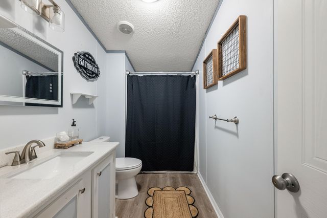 2422 Crescent Wood Road, Navarre, FL 32566