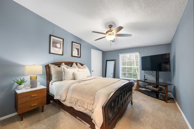 2422 Crescent Wood Road, Navarre, FL 32566