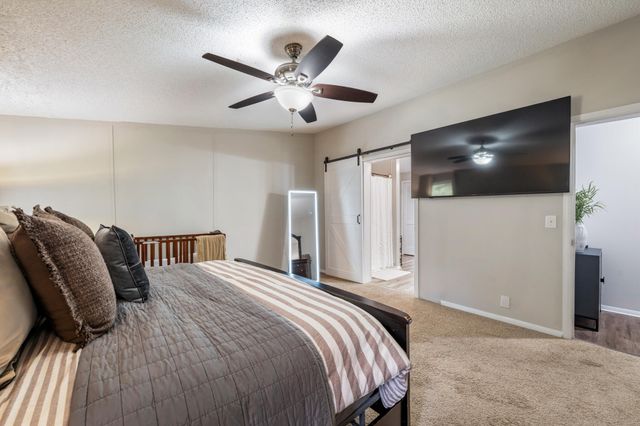 2422 Crescent Wood Road, Navarre, FL 32566