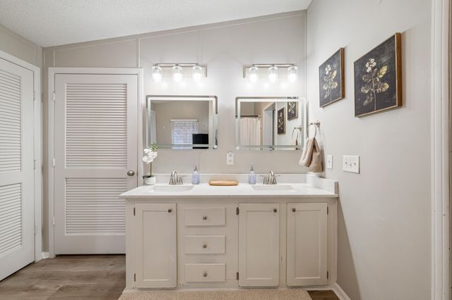 2422 Crescent Wood Road, Navarre, FL 32566