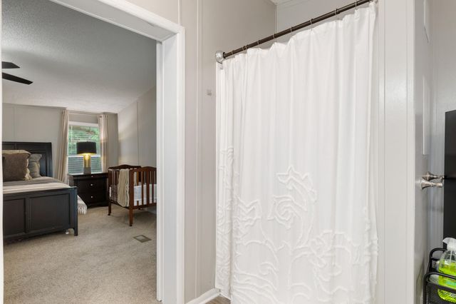 2422 Crescent Wood Road, Navarre, FL 32566