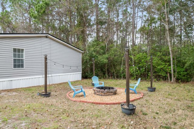 2422 Crescent Wood Road, Navarre, FL 32566