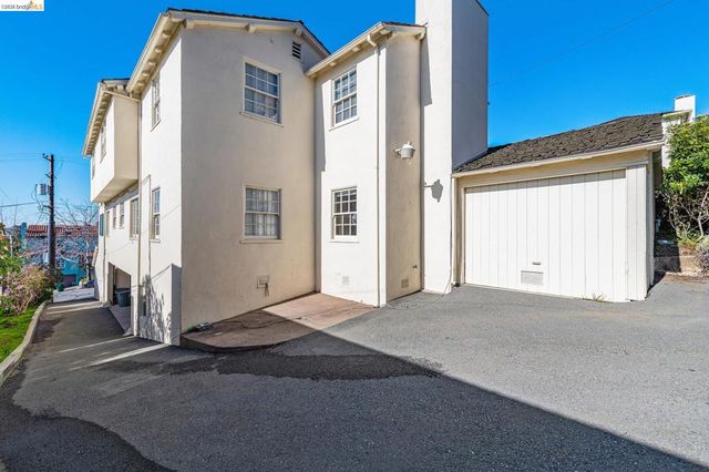 1739 Spruce Street, Berkeley, CA 94709