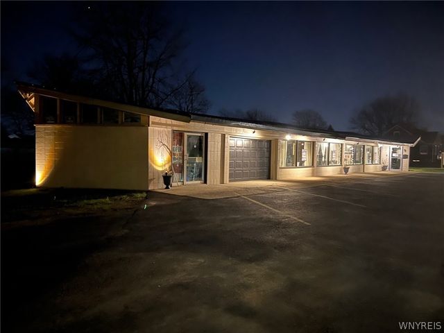 1717 Eggert Road, Amherst, NY 14226