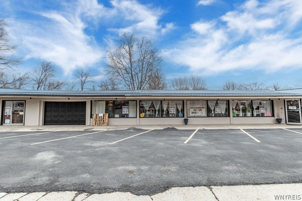 1717 Eggert Road, Amherst, NY 14226