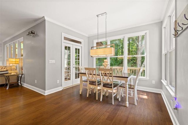 824 Hillcrest Lane, Woodstock, GA 30189