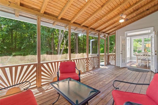 824 Hillcrest Lane, Woodstock, GA 30189