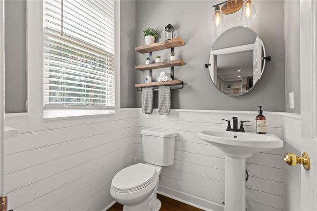 824 Hillcrest Lane, Woodstock, GA 30189