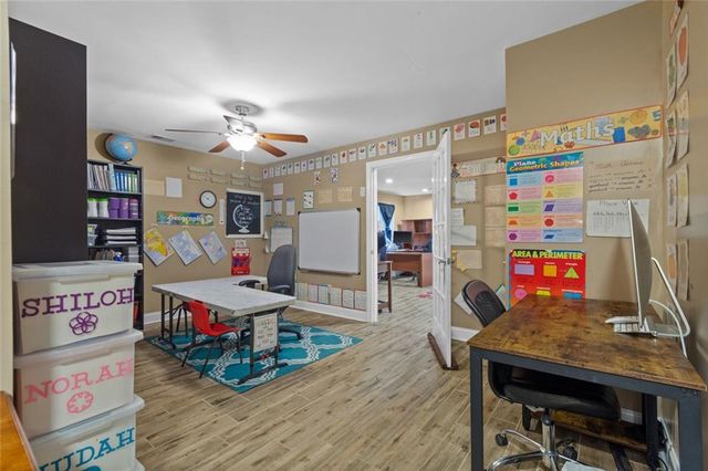 824 Hillcrest Lane, Woodstock, GA 30189