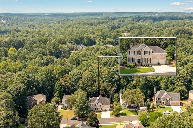 824 Hillcrest Lane, Woodstock, GA 30189