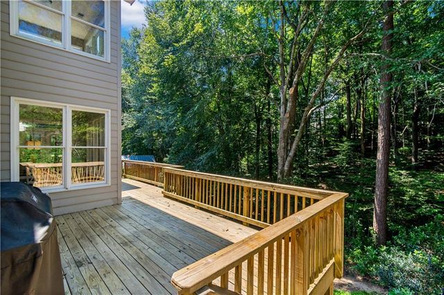 824 Hillcrest Lane, Woodstock, GA 30189