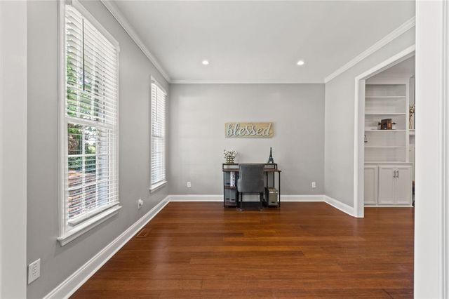 824 Hillcrest Lane, Woodstock, GA 30189