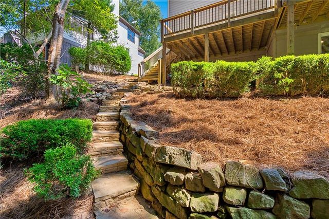 824 Hillcrest Lane, Woodstock, GA 30189