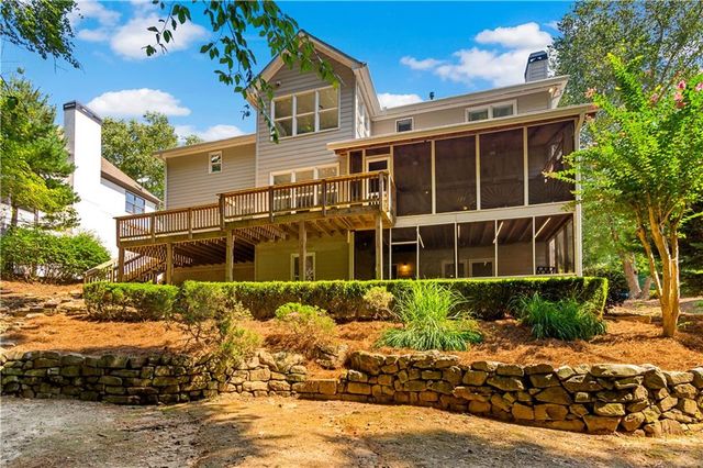 824 Hillcrest Lane, Woodstock, GA 30189