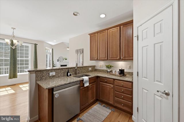 103 BLEEDING HEART DR, White Post, VA 22663