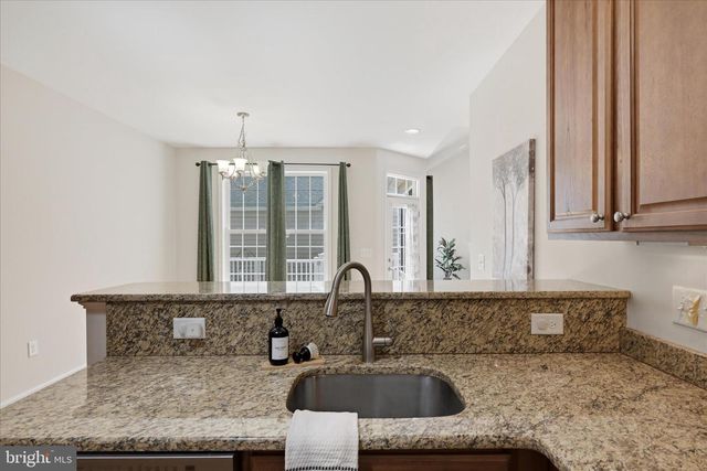 103 BLEEDING HEART DR, White Post, VA 22663