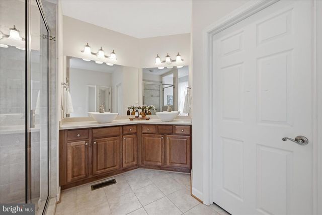 103 BLEEDING HEART DR, White Post, VA 22663