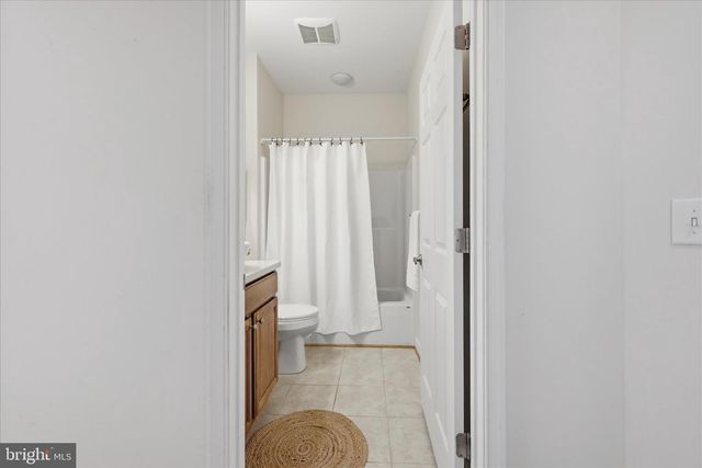 103 BLEEDING HEART DR, White Post, VA 22663