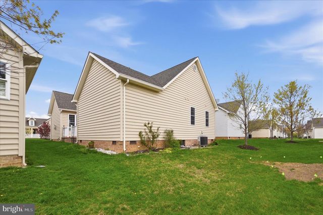 103 BLEEDING HEART DR, White Post, VA 22663