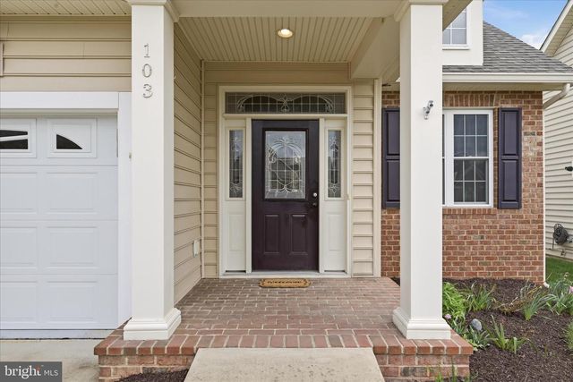 103 BLEEDING HEART DR, White Post, VA 22663