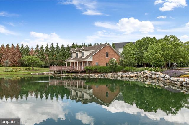 103 BLEEDING HEART DR, White Post, VA 22663