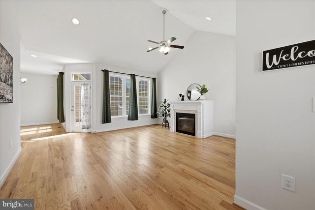103 BLEEDING HEART DR, White Post, VA 22663