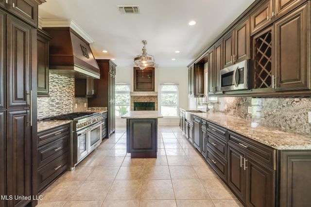 5029 Crescent Ridge Drive, Kiln, MS 39556
