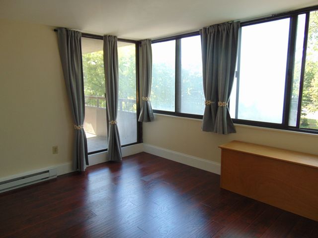 77 Adams St 407, Quincy, MA 02169