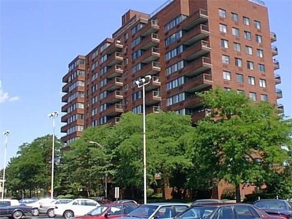 77 Adams St 407, Quincy, MA 02169