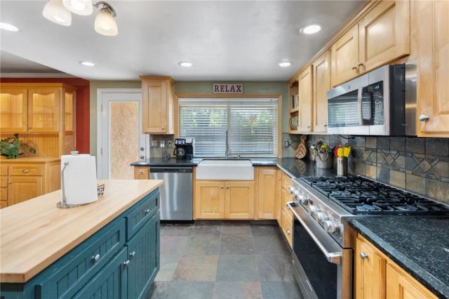 17465 Santa Rosa Mine, Perris, CA 92570